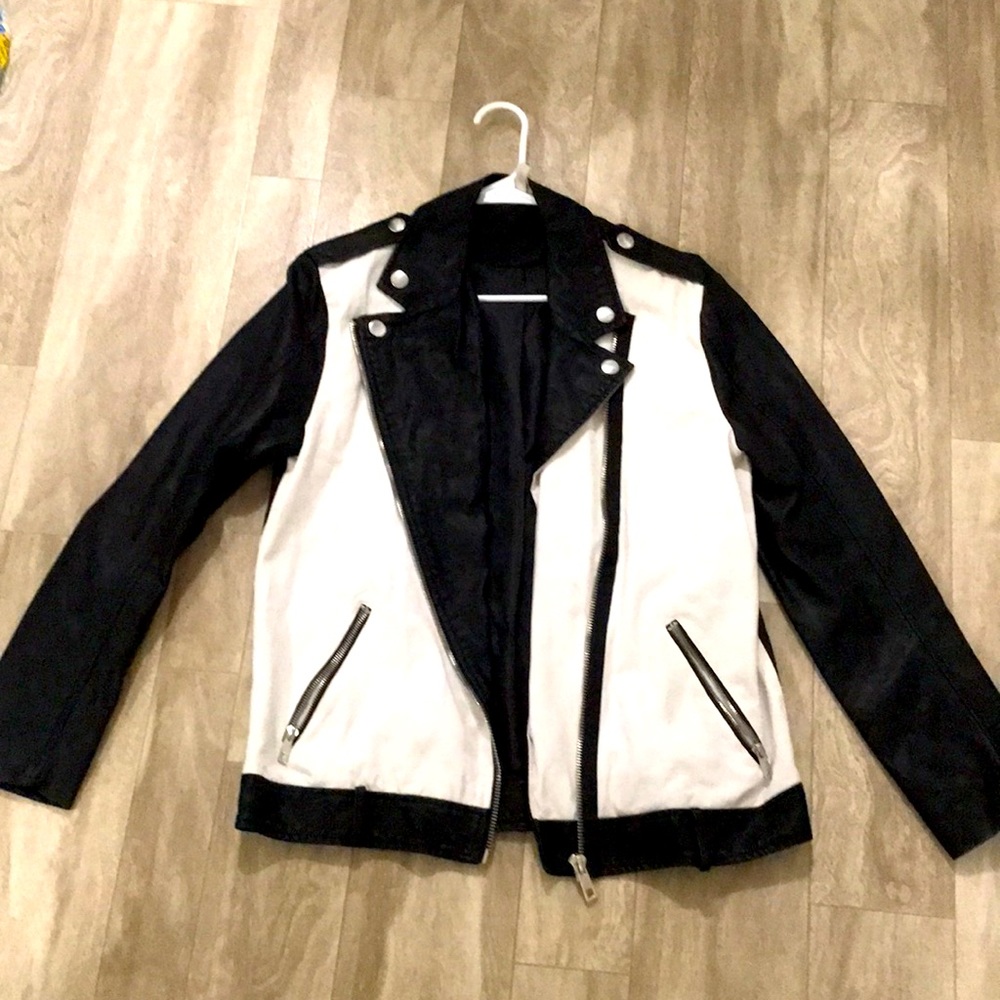 I am selling a used medium thin jacket biker style jacket